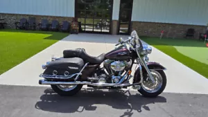 2005 Harley-Davidson Roadking Classic FLH - Picture 1 of 12