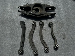 2010 MERCEDES E350 W212 RIGHT PASSENGER SIDE REAR LOWER CONTROL ARMS 5 PIECES - Picture 1 of 8