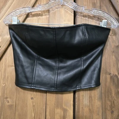 Top bustier Forever 21 imitación cuero sin tirantes - talla pequeña 🔥 Foto 1 de 3