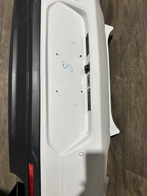 Chevrolet Camaro SS 2019 2020 2021 2022 2023 MONTAJE PARACHOQUES TRASERO OEM Foto 1 de 3