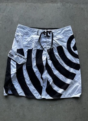 VTG Quiksilver Boardshorts Mens 32 Kelly Slater White& Black Bermuda Supersonic - Image 1 of 4