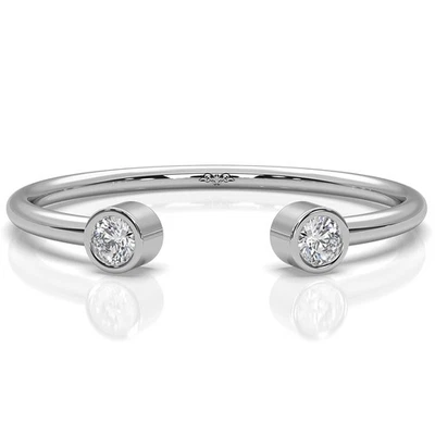 Anillo minimalista de diamantes cultivados en laboratorio de dos piedras con bisel de puño abierto de oro de 14 k 0,06 ctw Foto 1 de 3