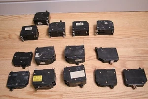 Huge Lot 14 Square D 1 / 2 Pole Type QO Plug On Old Style Circuit Breakers - Picture 1 of 8