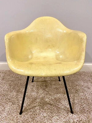 Vintage Eames DAX Herman Miller Shell Chair Mid Century Modern 1st Generation  - Image 1 of 4