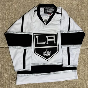 Camiseta deportiva blanca de hockey sobre hielo Reebok CCM de Los Angeles Kings NHL Center talla 48/grande - Imagen 1 de 4