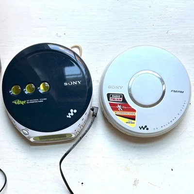 Sony CD Walkman D-EJ360 preto e. Sony CD Walkman D-FJ041 branco apenas para peças - Imagem 1 de 4
