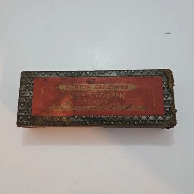 Vintage Norton Abrasives Crystolon Oilstone Sharpening Stone USA in Original Box - Image 1 of 2