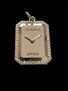 Chanel Zipper Pull Button Charm Silber Zifferblatt mit irisierenden Strasssteinen - Bild 1 von 3