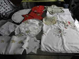 Lotto coperte natalizie anche fatte a mano 13 pezzi varie - Foto 1 di 9