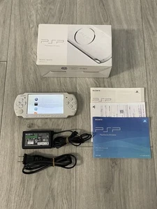 Sony PSP-3000 Console Pearl White Complete in box Region free - Very good - Picture 1 of 6