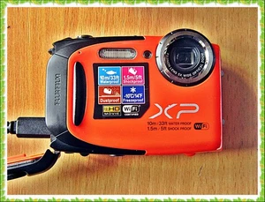 Fujifilm Digital Camera FinePix XP70_with Case_Cable_Instructions_Boxed & Tested - Picture 1 of 9