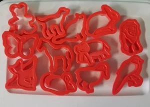 WILTON COOKIE CUTTERS ANIMALS  used Lot of 12 - Picture 1 of 4
