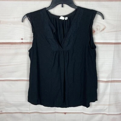 Gap Top Womens L Tall Black Tank V-Neck Crochet Trim Cap Sleeve Pullover Solid - Image 1 of 4