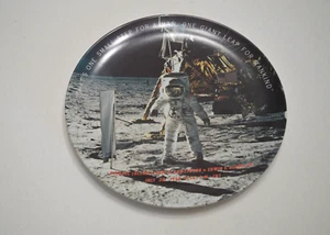 Apollo Mondlandung 10 Zoll Platte Kunststoff 20. Juli 1969 Armstrong Aldrin Collins - Bild 1 von 4