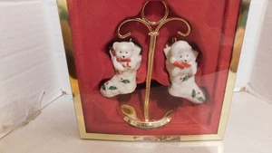 LENOX WEIHNACHTEN SALZ & PFEFFER SET BÄREN IN STRÜMPFEN - Bild 1 von 8