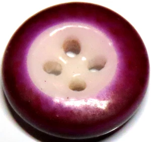 BOTÓN ESTILO PLATO PORCELANA BLANCO ANTIGUO con BISELADO LISO VIOLETA PÚRPURA BORDE - 7/16" - Imagen 1 de 2