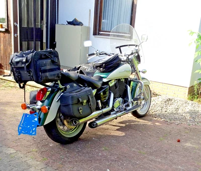 Honda Motorrad 1100 VC 3 Leistung 38 Kwh grün gebraucht mit Windschild Topcase  - Bild 1 von 4