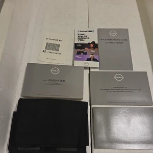 Nissan Frontier 2021 manual del propietario - juego completo con estuche. - Imagen 1 de 6