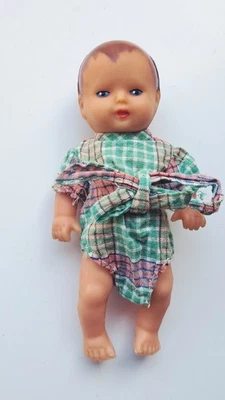 ANCIENNE POUPEE ARI EN CAOUTCHOUC 13 CM - Photo 1/4