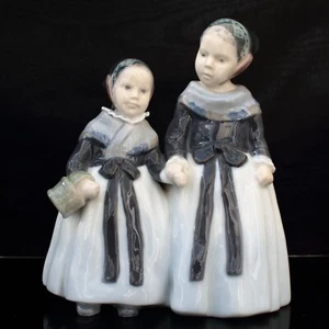Royal Copenhagen Figur 1316 Zwei Amager Girls von Lotte Benter, Dänemark - Bild 1 von 24