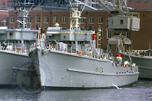 Royal Navy Ton Class Minesweeper HMS CRICHTON (M1124) - 6x4 (10x15) Photograph