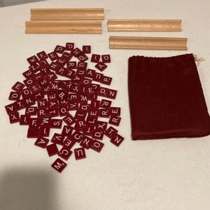 Deluxe SCRABBLE PLATTENSPIELER Edition Ersatzfliesen (100) in Tasche + Holzgestelle - Bild 1 von 2