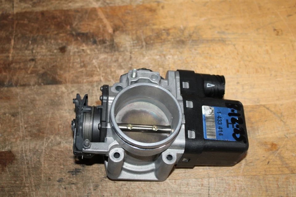 2000 BMW E46 328 323 E39 528i M52TU ENGINE THROTTLE BODY 1433414 - Image 1 of 4