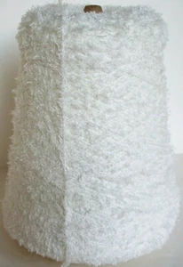 NATURAL Rayón Pestañas Cono Hilo Tejido Teñido de Punto, 1400ypp, 1/2 lb (700 yardas) - Imagen 1 de 2