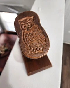 Vintage "Recipe Card Holder" Knick Knack 1960s 1970s Wooden Owl Carving Decor - Picture 1 of 7