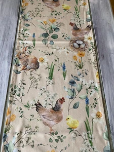 Tischläufer Nostalgie ca.160x40 Impressionen Ostern Huhn Küken Osterhase Blumen - Bild 1 von 9