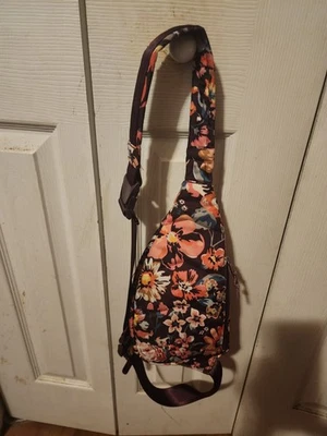 Mochila Vera Bradley púrpura flores melocotón aclarar cabestrillo buena condición Foto 1 de 4