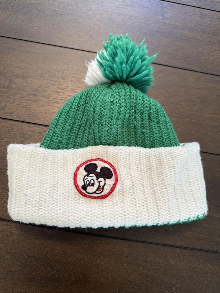 Chapéu Mickey Mouse vintage gorro ajustado verde branco malha pom patch feito nos EUA anos 80 - Imagem 1 de 4