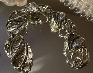 Vintage Sarah Coventry Bracelet Leaves And Vines Silver Tone 7"  - Picture 1 of 11