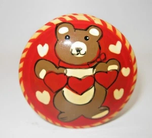 Trinket Box Wooden Bear Holding Hearts Red Beige Brown Hand Painted - Picture 1 of 9