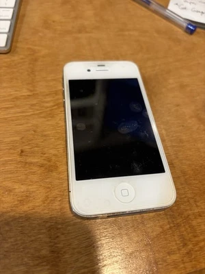 Apple iPhone 4 White  Works Good Cond. - Image 1 of 4