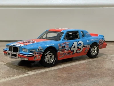 1984 Richard Petty STP Pontiac Grand Prix RCCA Action Historical NASCAR 1/24 - Image 1 of 4
