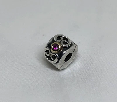 正品潘多拉 SS 粉色蓝宝石和 14K 双心夹 #790382PSA — 第 1/4 张图片