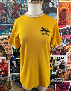 Vintage 70er Jahre gelb United Airlines Aeronautics grafischer Ringer Rundhalsausschnitt T-Shirt - Bild 1 von 9