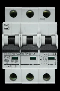 F&G 40 AMP CURVE C 10kA TRIPLE POLE MCB CIRCUIT BREAKER L7-40/3/C - Picture 1 of 6
