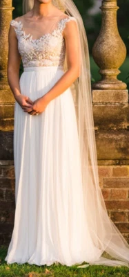 Reem Acra Juliet Wedding Gown, Bridal Sz 0, Beaded & Silk (Great Condition) - Image 1 of 4