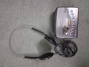 Reproductor de casete Sony Walkman WM-FX453 de colección radio FM/AM gris con auriculares - Imagen 1 de 14