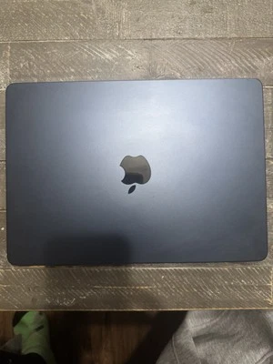 Apple MacBook Air 13 in 2022 Midnight/Apple M2 3.49 GHz, 256 GB 8 GB 8-Core - Image 1 of 2