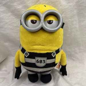 Cattivissimo Me 3 Peluche Minion Jail Time Tom Peluche Parlante Giocattolo Testato - Foto 1 di 7