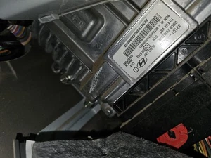 HYUNDAI ILOAD/IMAX ECU ENGINE ECU, 2.5, D4CB, DIESEL, AUTO T/M, ECU ONLY, P/N 39 - Picture 1 of 1