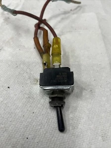 Peterbilt 377 Headlight Switch 16-06657 Used Z130 - Picture 1 of 3
