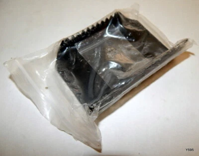 Pedal de acero negro abridor de puerta sin contacto con tornillos HHA200409968BK Foto 1 de 3