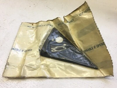 GM NOS Chevy Cavalier Pontiac Sunbird J Body LH Mirror Filler 20217613 Foto 1 de 4