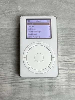 🎵Apple iPod Classic 1/2/3/4th Generation White Walkman Mp3 Player New battery🎵 - Image 1 of 4