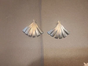 Vintage Karl Lagerfield Silber Fächer Ton Clip On Ohrringe - Bild 1 von 6