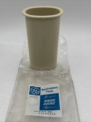 Vintage GE General Electric Food Processor D5FP1 Replacement Parts Food Pusher - Image 1 of 4